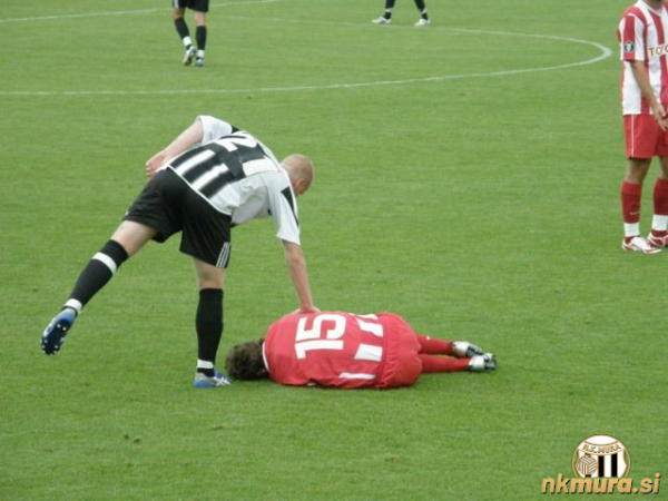 Ivo Prettner na tekmi proti Crveni zvezdi.