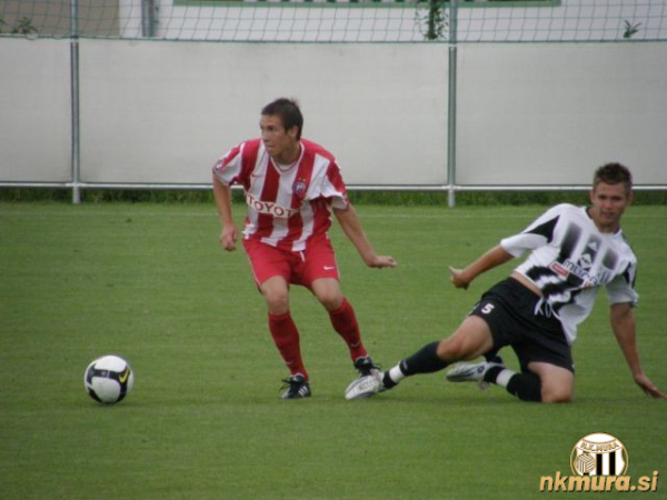 Dejan Sreš na tekmi proti Crveni zvezdi.