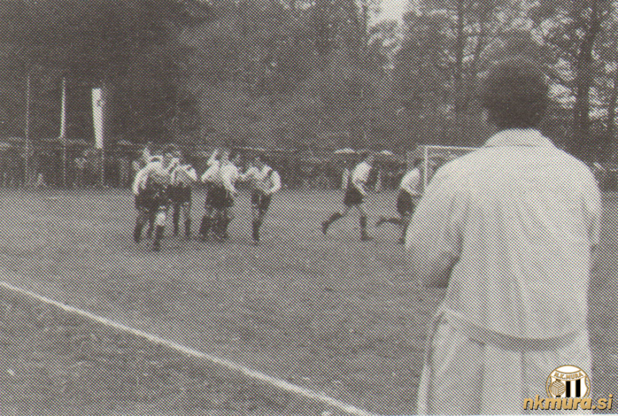 Nogometaši Mure se veselijo vodstva na tekmi z Olimpijo.